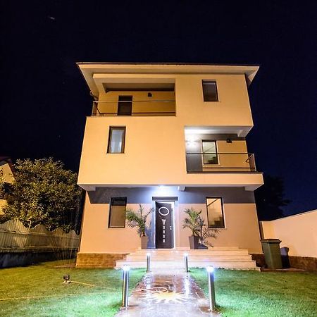 Готель Vila Naty Неводарі Екстер'єр фото